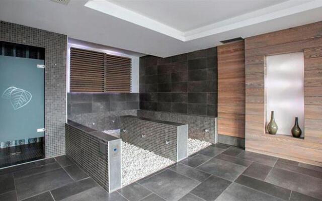 Apartment For 4 Persons At Luxhotel