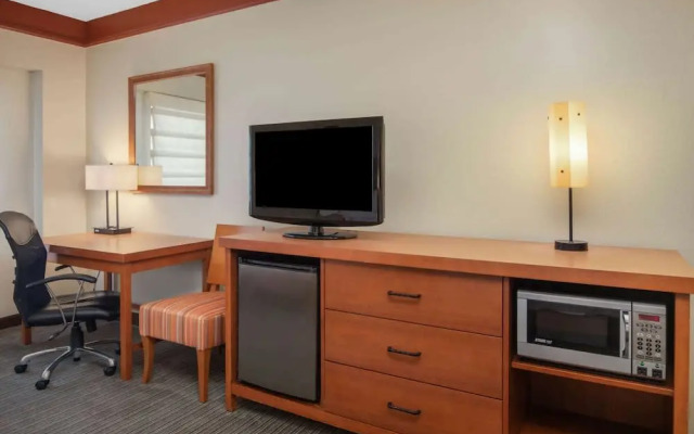 La Quinta Inn & Suites by Wyndham Atlanta Ballpark/Galleria