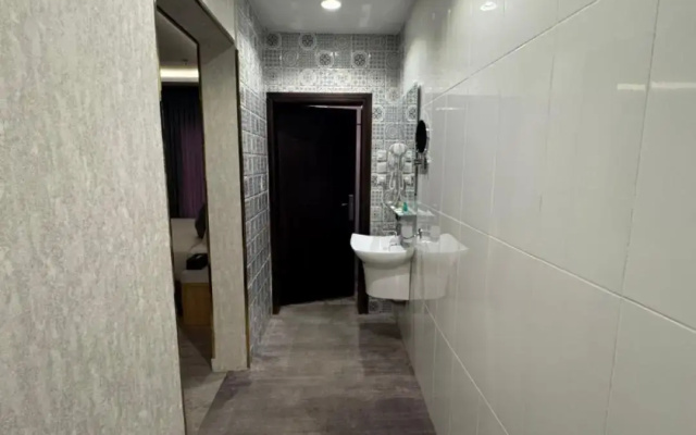 Rose Land Hotel
