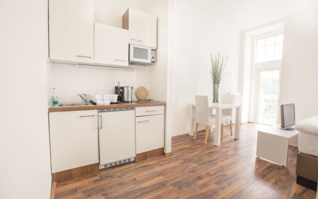 Grand Central Studio Apartments