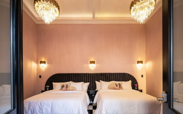 HOLT's Hotel De Mi Independencia