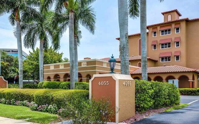 Inn of Naples, Tapestry Collection by Hilton