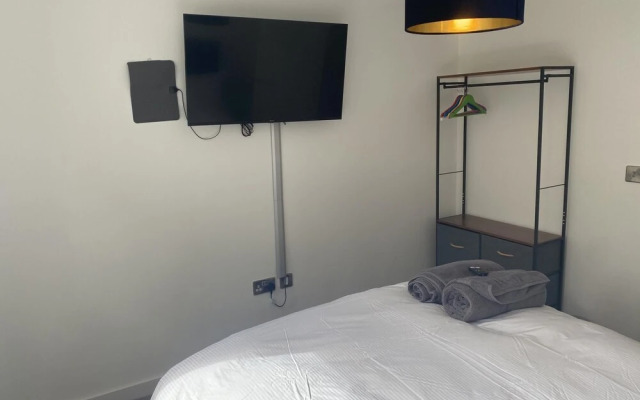 CH Apt 4 2bed in Bath