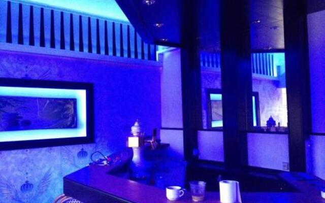 Yumi Hotel Sushi-Steaks & Friends
