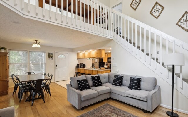 Valley Heights 3 Bedroom Home by RedAwning