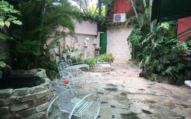 6 Bedrooms Pool Villa