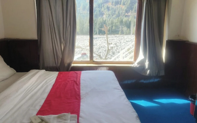 Singh Saab Rooms & Cafe