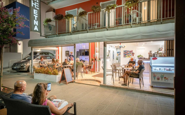 Hotel Etna