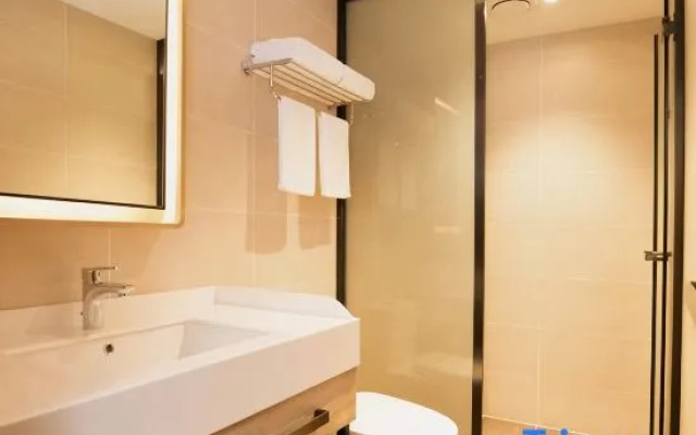 HanTing Premium Hotel (Changchun Hongqi Street The HillStore) – Bathroom – Changchun