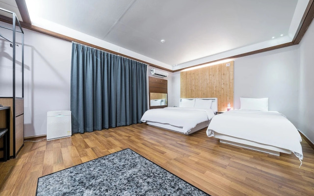 SKYHOTEL
