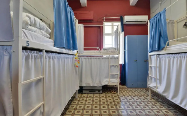 Roger's House Tel Aviv Hostel