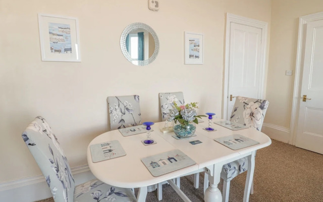 Llys Madoc, First Floor Flat