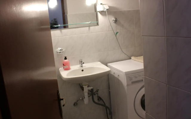 Aaron Apartments