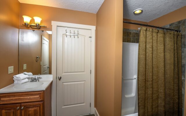 Breathe Easy 5 Bedroom Townhome