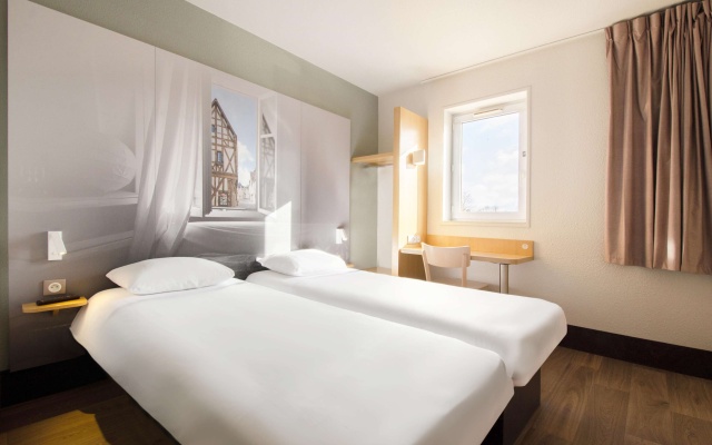 B&B Hotel Chartres Le Coudray