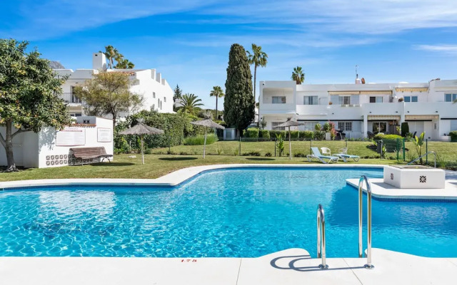 Relaxing Hideaway in Nueva Andaluc a Ref M57