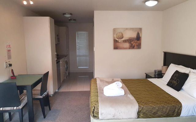 De Lago Motel Apartments