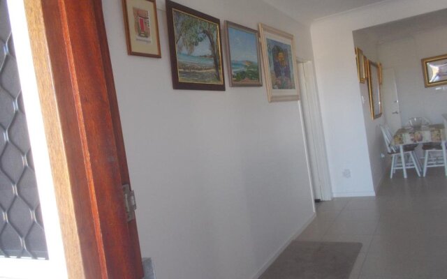 Bowen B&B Gallery on the Hill