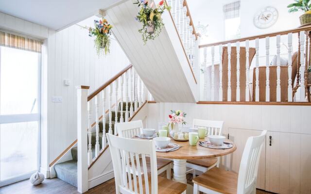 Bee Happy - 1 Bedroom Holiday Home - Saundersfoot