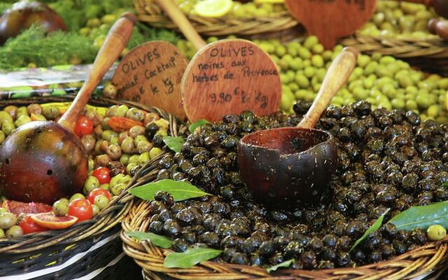 Spacious Holiday Home in Lorgues With Private Pool