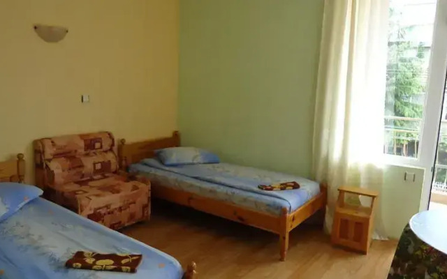 Kazlarov Guest House