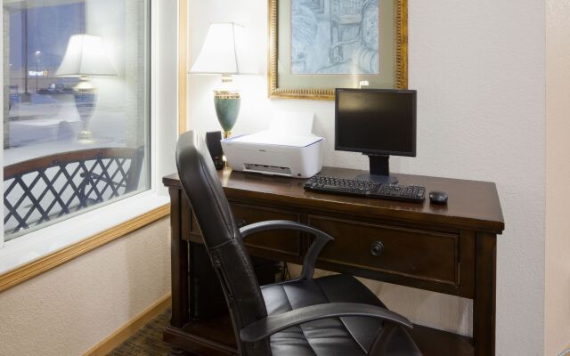 Grandstay Hotel and Suites