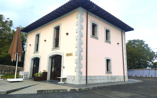 Hotel Villa Marrón