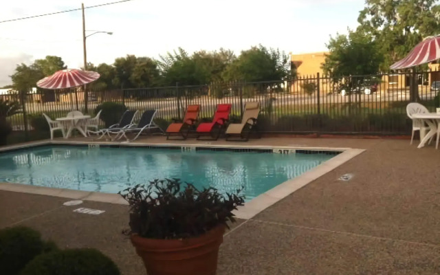 Americas Best Value Inn Angleton