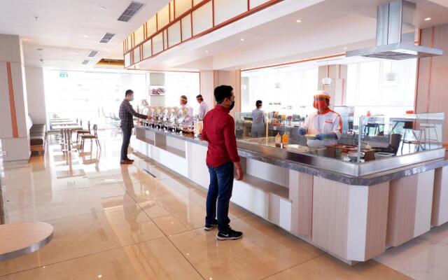 HARRIS Hotel & Conventions Bundaran Satelit Surabaya