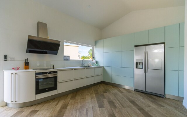 Ocean View! Fully Renovated Villa, Private Pool!