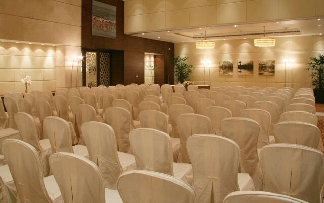 Hyatt Regency Al Kout Mall