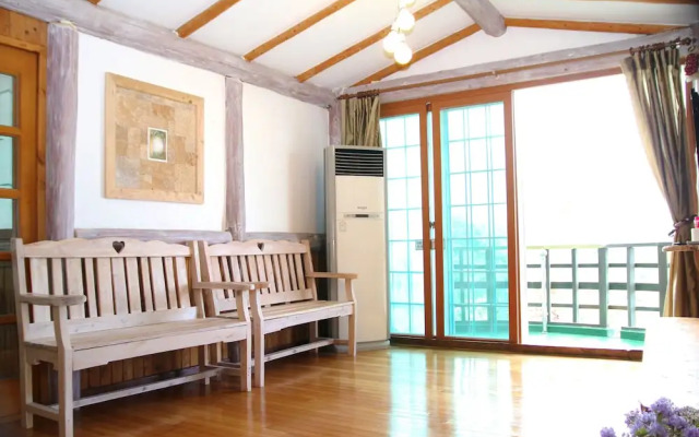 Seogwipobeautiful House Pension
