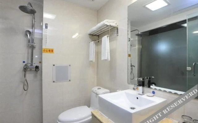 Kunming Lianqin Hotel (Xicheng Times Mianshan Subway Station Branch)