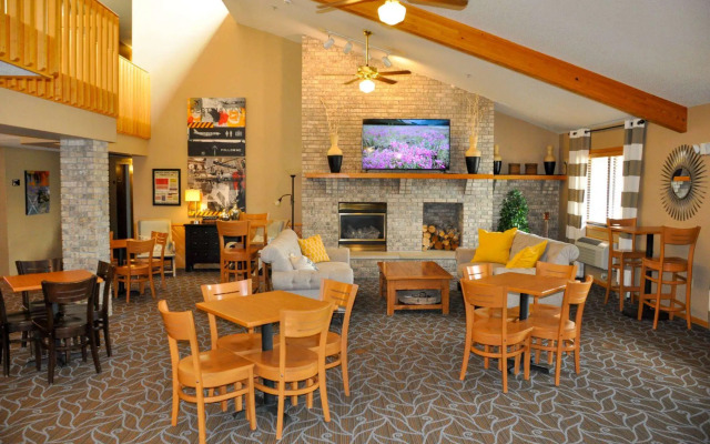 AmericInn by Wyndham Clear Lake