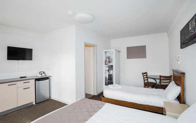 Hurley's Bar & Bistro