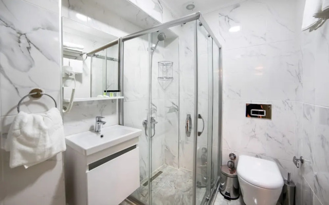 Seven Roses Apart Hotel