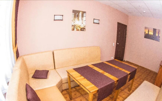 Viktoria - Zuro Hotel