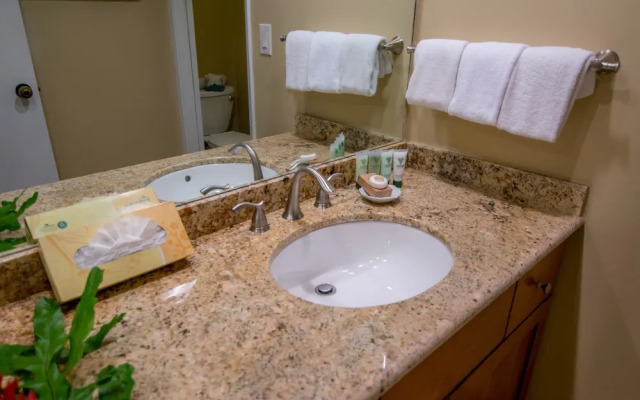 Papakea J103 2 Bedroom Condo by RedAwning