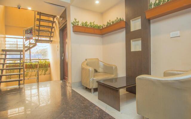Capital O 28319 Hotel Ganayak