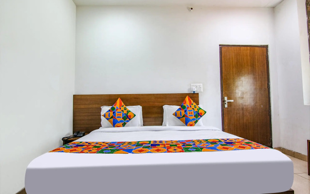 Fabhotel The Orient
