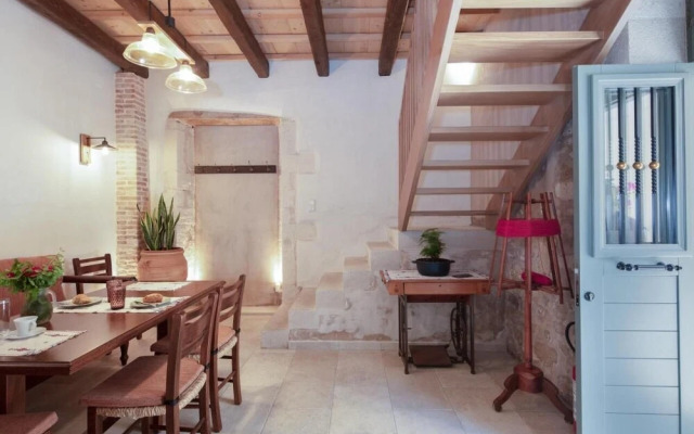 Domus Clodia-sensing Rethymno's Old Town