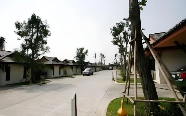 Bangrak Resort