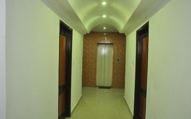 OYO Rooms Queens Road Near OBC Bank