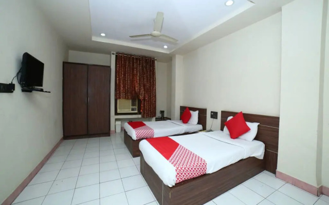OYO 1067 Hotel Surbhi