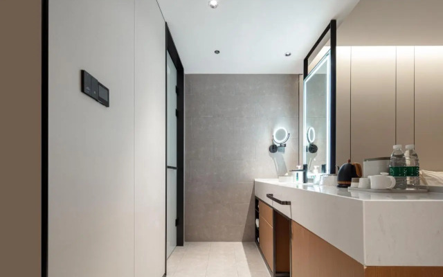 Home Inn Plus Shanghai Wujiaochang