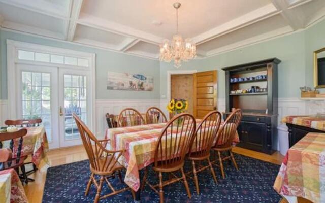 Atlantic Birches Inn