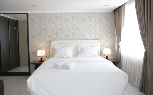 Spacious Studio Room at The Jarrdin Cihampelas Apartment – Guest Rooms – Bandung