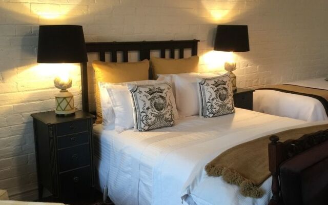 Chiltern Cottage and Indigo Suite