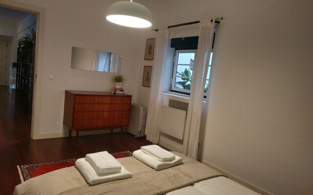 Casa da Travessa Sol e Terraço na Bica