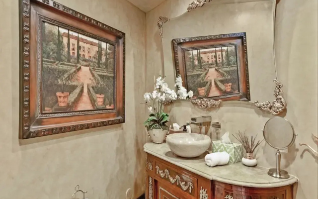 Robmar Mansion - Beverly Hills Mediterranean Estate With Pool & Sport Court